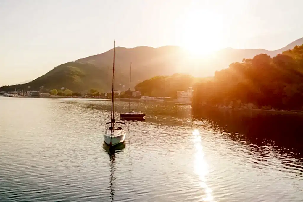Two,Yachts,At,Sunset
